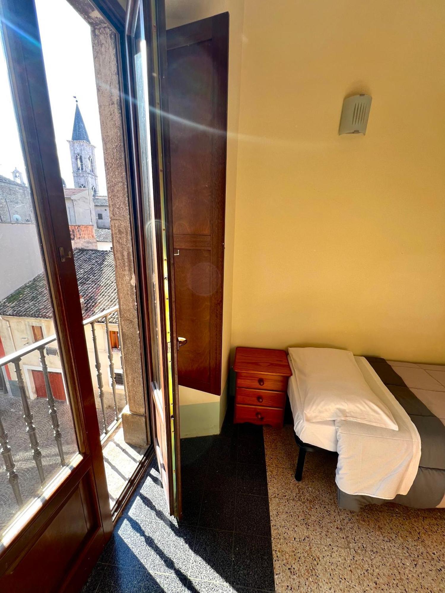 Regina D'Aragona Casa Vacanze 苏尔莫纳 外观 照片