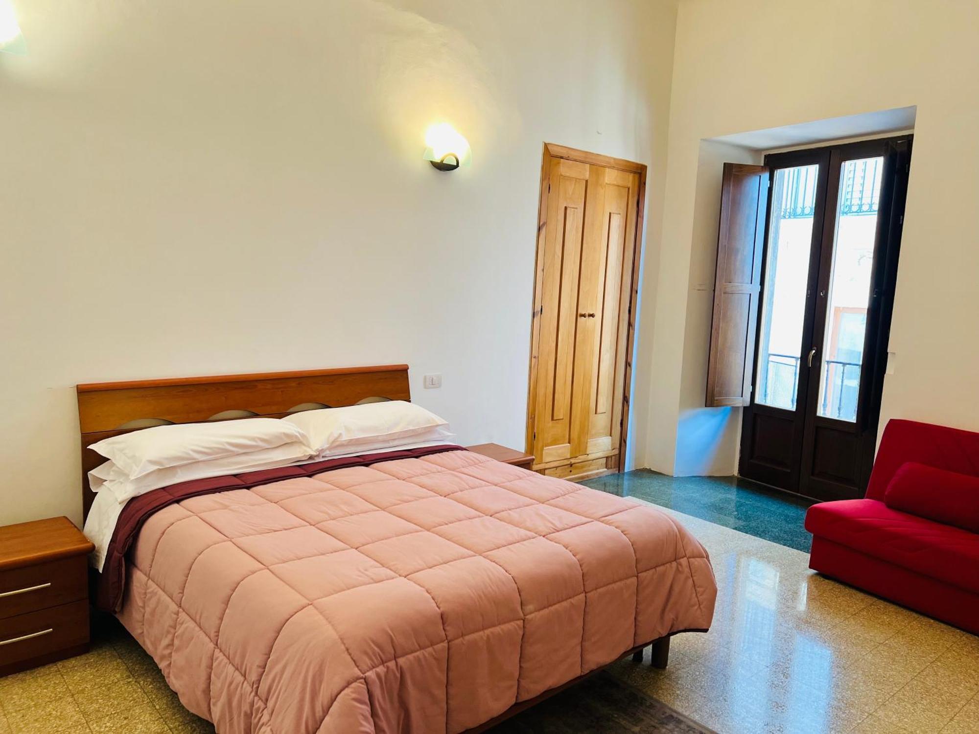 Regina D'Aragona Casa Vacanze 苏尔莫纳 外观 照片